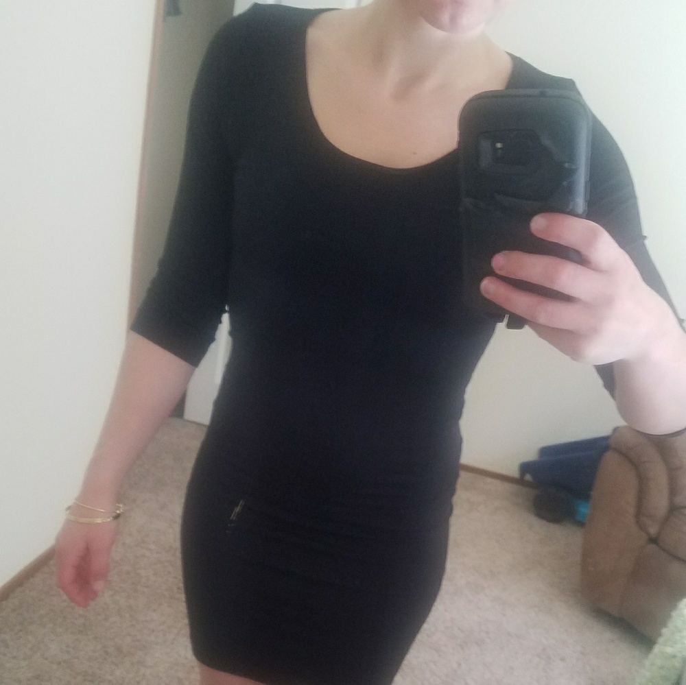 💕 Seamless Black Dress - Picture 2 of 2